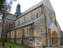 Sulej&oacute;w. Kości&oacute;ł pw. św. Tomasza Kantuaryjskiego, z I poł. XIII w. (fot. Paulina Gajzler)