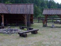 Leśnicz&oacute;wka Gałk&oacute;w. Leśny Punkt Edukacyjny i punkt postojowy na szlaku konnym (fot. Piotr Solle)