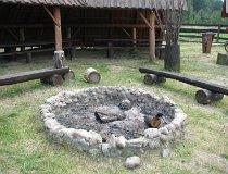 Leśnicz&oacute;wka Gałk&oacute;w. Leśny Punkt Edukacyjny i punkt postojowy na szlaku konnym (fot. Tomasz Szwagrzak)