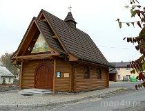 Niwiska Dolne. Drewniany kości&oacute;ł w centrum wsi. (fot. Renata Leśniak-Kordzińska)