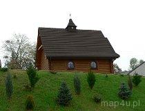 Niwiska Dolne. Drewniany kości&oacute;ł w centrum wsi. (fot. Renata Leśniak-Kordzińska)