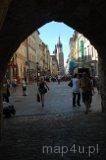 Kraków. Widok z pod Bramy Floriańskiej na ulicę Floriańską i Kościół Mariacki (fot. Piotr Wojtaszek)