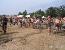 Kostrzyn nad Odrą. Przystanek Woodstock, polowa łazienka (fot. maciej Kronenberg)