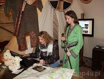 Łódź. XVII Międzynarodowe Targi – Regiony Turystyczne „Na styku kultur”. Beata Włodarczyk-Wypychowska podczas konkursu (fot. Łukasz Konieczny)