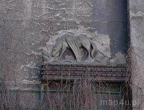 Łódź. Kamienica Tomaszowskiej Fabryki Sztucznego Jedwabiu przy ul. Piotrkowskiej 203/205, detal w podwórzu (fot. Maciej Kronenberg)