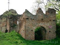 Dank&oacute;w. Sanktuarium Matki Bożej Dankowskiej. Pozostałości zamku (fot. Agnieszka Drożdż i Jurek Hyra)
