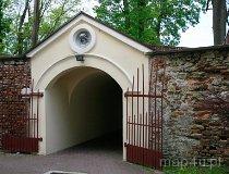 Dank&oacute;w. Sanktuarium Matki Bożej Dankowskiej (fot. Agnieszka Drożdż i Jurek Hyra)