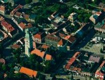 Żywiec. Dzwonnica przy kościele Narodzenia NMP (fot. Kacper Dondziak)