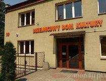 Piekary Śląskie. Dzielnicowy Dom Kultury Brzeziny Śląskie w Piekarach Śląskich (fot. Bartosz Dębowski)