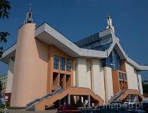 Jaworzno. Sanktuarium Matki Bożej Nieustającej Pomocy (fot. Agnieszka Drożdż i Jurek Hyra)