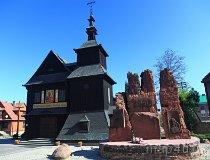 Ostrowiec Świętokrzyski. Kości&oacute;ł pw. Najświętszego Serca Jezusowego (fot. Marek i Ewa Wojciechowscy)