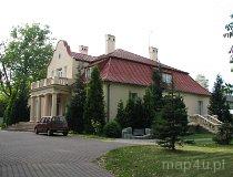 Dzierżązna. Gminny Ośrodek Kultury. Zesp&oacute;ł dworsko-parkowy. Dw&oacute;r (fot. Tomasz Szwagrzak)