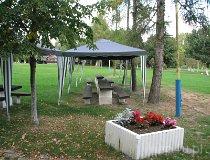 Dzierżązna. Gminny Ośrodek Kultury. Zesp&oacute;ł dworsko-parkowy. Park (fot. Tomasz Szwagrzak)