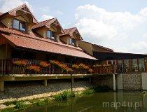 Wysoka. Zajazd „Pod dębem” (fot. Agnieszka Drożdż i Jurek Hyra)