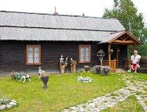 Przybyn&oacute;w. Gospodarstwo agroturystyczne „Pod Skałką” (fot. Agnieszka Drożdż i Jurek Hyra)