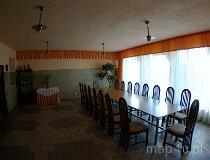 Zgierz. „Raj”, ul. Dąbrowskiego 19. Sala bankietowo-konferencyjna (fot. Marek Krym)