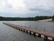 Kolonia Łobudzice. Zbiornik wodny „Patyki”. Pomost (fot. Tomasz Szwagrzak)