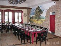 Majków Duży. Hotel „Złoty Młyn Majków”. Majków Duży 6a. Restauracja (fot. Tomasz Szwagrzak)