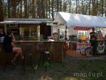 Karolinów. Pole namiotowe na Zalewem Sulejowskim. Mała gastronomia (sezonowa) (fot. Piotr Solle)