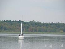 Giewart&oacute;w. Ośrodek wypoczynkowo-szkoleniowy „Podwodniak”, widok na jezioro (fot. Magdalena Suchan)