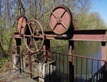 Nowe Kozuby. Drewniany młyn wodny nad rzeką Grabią (fot. Piotr Solle)