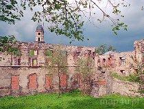 Ruiny zamku w Strzelcach Opolskich (fot. Ewa i Marek Wojciechowscy)