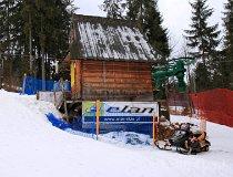 Suche. Wyciąg narciarski „Caban&oacute;wka” (fot. Łukasz Konieczny)