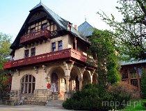 Świerad&oacute;w-Zdr&oacute;j. Dom Zdrojowy (fot. Marek i Ewa Wojciechowscy)