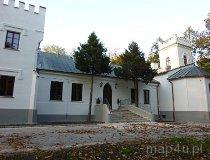 Konopnica. Ośrodek Wypoczynkowy "Dworek" z zabytkowym dworku. Widok południowy (fot. Renata Leśniak-Kordzińska)