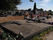 Komorniki. Cmentarz parafialny (fot. Maciej Kronenberg)