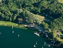 Kosewo. Port śr&oacute;dlądowy Ośrodka Wypocznkowo-Żeglarskiego „Horn” nad j. Powidzkim (fot. Kacper Dondziak)