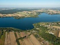 Kosewo. Port śr&oacute;dlądowy Ośrodka Wypocznkowo-Żeglarskiego „Horn” nad j. Powidzkim (fot. Kacper Dondziak)
