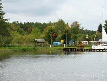 Okartowo. Port śr&oacute;dlądowy „Okartowo przy moście” nad j. Śniardwy (fot. Łukasz Konieczny)