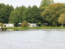 Okartowo. Port śr&oacute;dlądowy „Okartowo przy moście” nad j. Śniardwy (fot. Łukasz Konieczny)