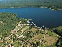 Krzyże. Port śr&oacute;dlądowy „Przystań Mazury Olszak” nad j. Nidzkie (fot. Kacper Dondziak)