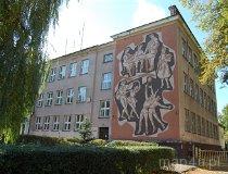 Częstochowa. Sgraffito na budynku szkoły (fot. Ewelina Ignaszak-Stolarska)