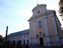 Kościół pw. Ofiarowania NMP i klasztor poreformacki (fot. Marek i Ewa Wojciechowscy)