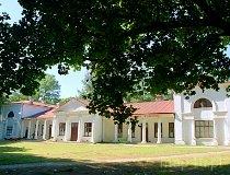 Garb&oacute;w. Pałac Jezierskich (fot. Marek i Ewa Wojciechowscy)