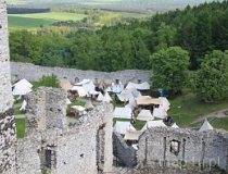 Podzamcze. Zamek Ogrodzieniec (fot. Daria Konieczna)