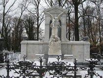 Łódź. Groby Sophie Biedermann i małżonków Meyer na Starym Cmentarzu (fot. Witold Kopeć)