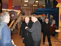 Łódź. XVII Międzynarodowe Targi – Regiony Turystyczne „Na styku kultur”. Stoisko również odwiedził burmistrz Wielunia Janusz Antczak, inicjator projektu "Szlaku Bursztynowego Ziemi Wieluńskiej" (fot. Łukasz Konieczny)