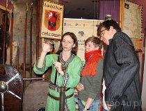 Łódź. XVII Międzynarodowe Targi – Regiony Turystyczne „Na styku kultur”. Tak nie wiele – telefon komórkowy i zarazem tak wiele – rozszerzona rzeczywistość (fot. Anna Omiecińska)